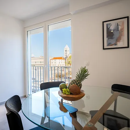 Lumanis Foro Apartment *
