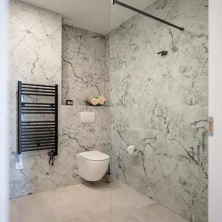 Lumanis Foro 자다르